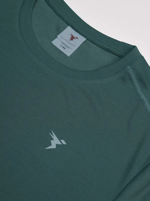 Men Solid Slim Fit Crew Neck T-shirt