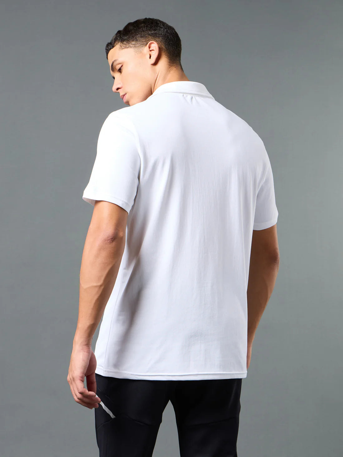 Men Solid Slim Fit Polo T-shirt