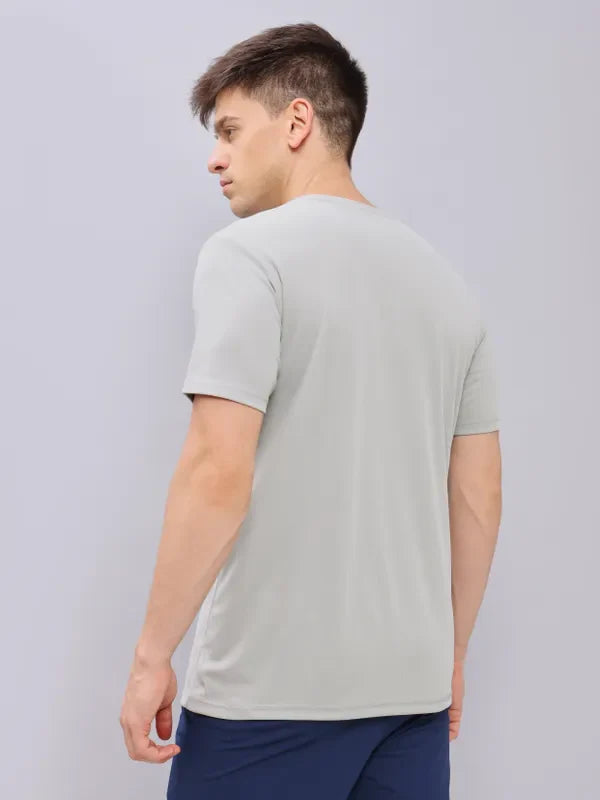 Men Solid Slim Fit Crew Neck T-shirt