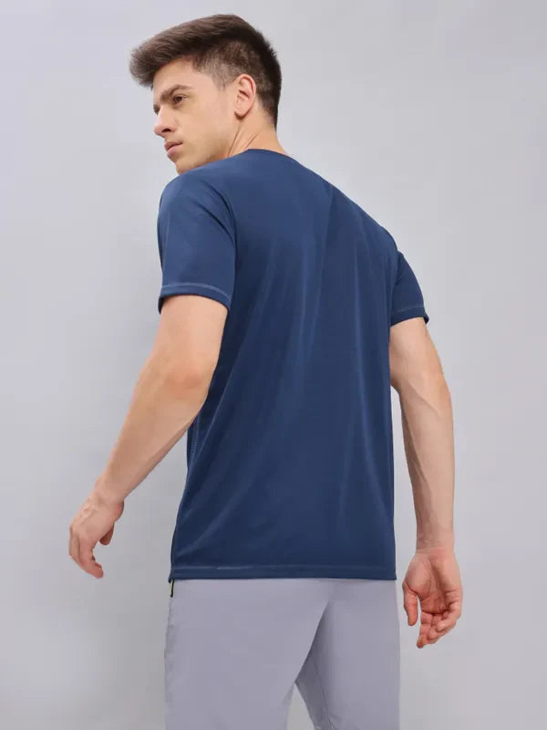 Men Solid Slim Fit Crew Neck T-shirt