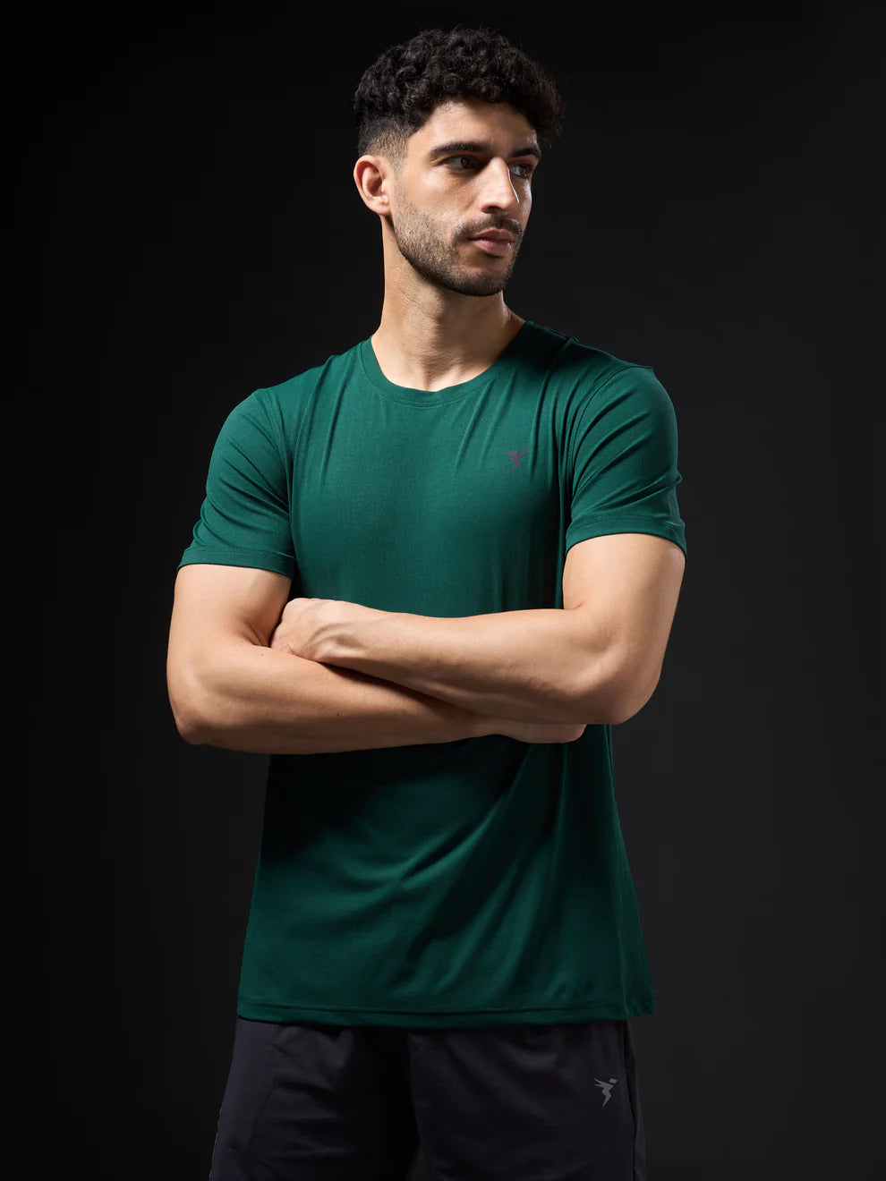 Men Solid Slim Fit Crew Neck T-shirt