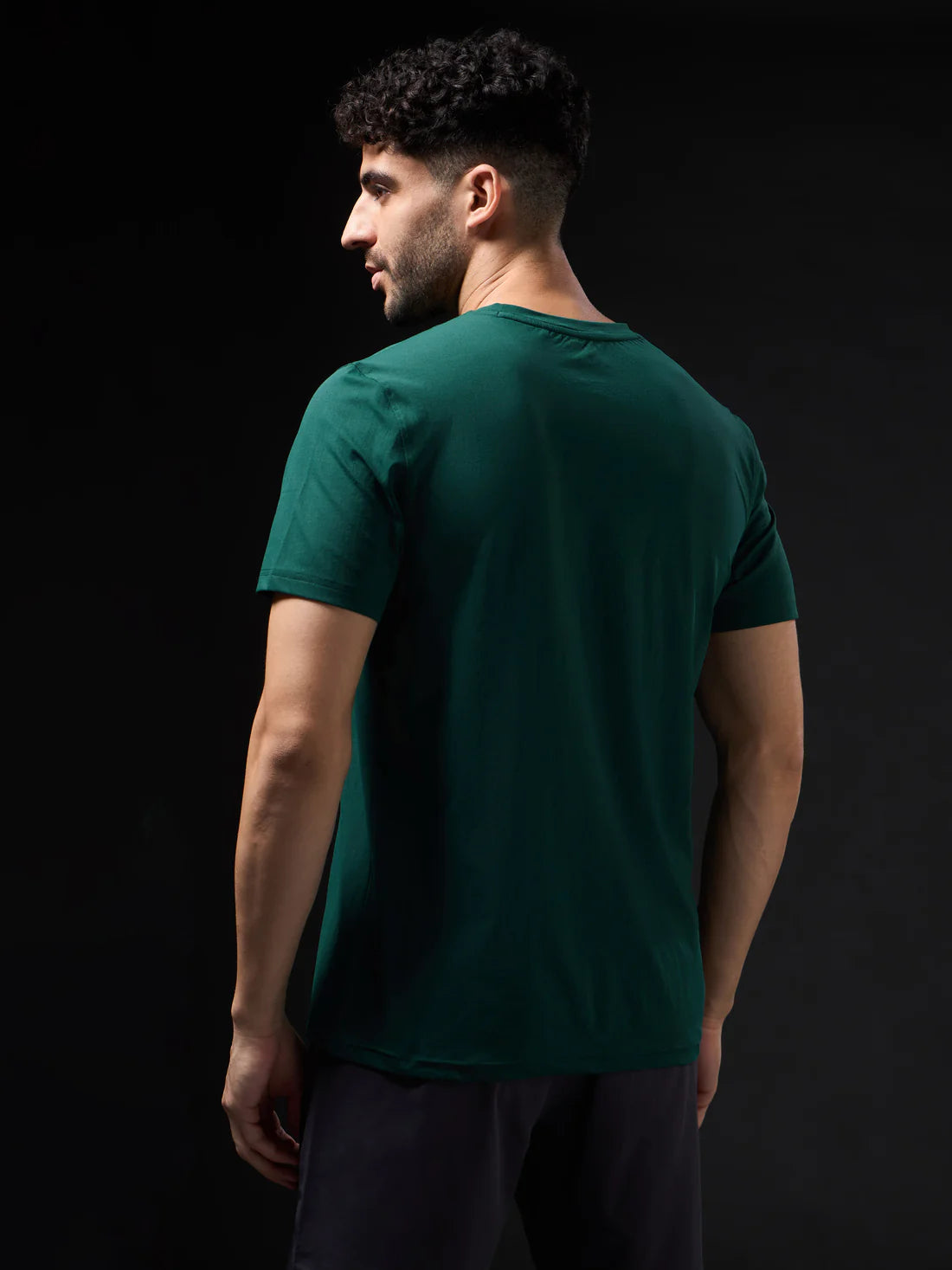 Men Solid Slim Fit Crew Neck T-shirt