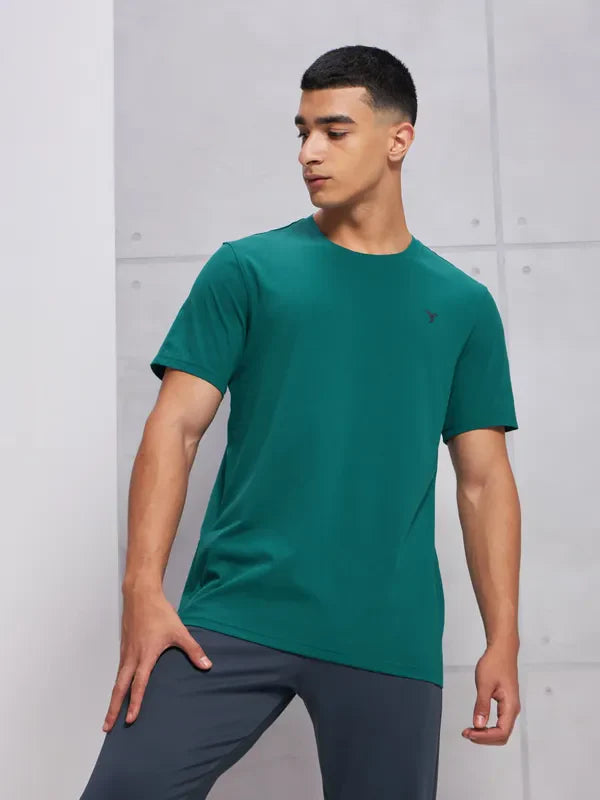 Men Solid Slim Fit Crew Neck T-shirt