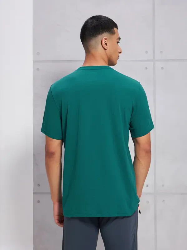 Men Solid Slim Fit Crew Neck T-shirt