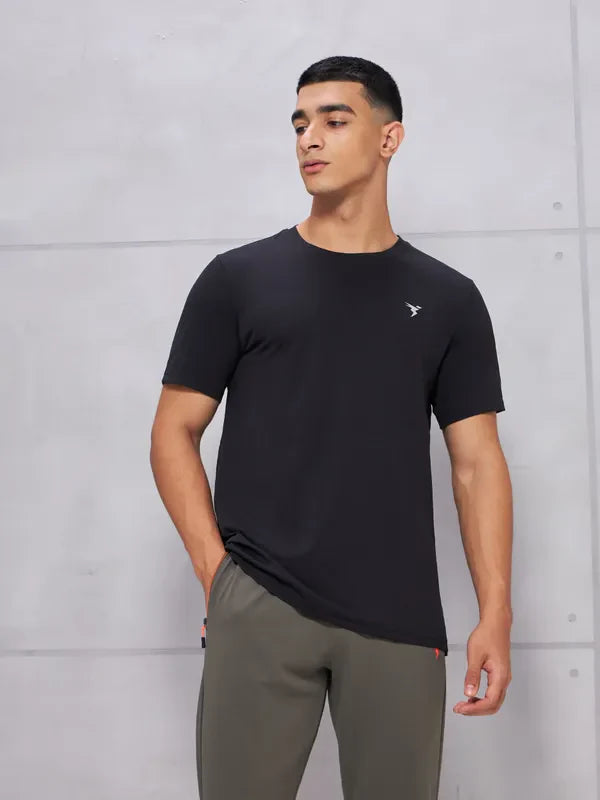 Men Solid Slim Fit Crew Neck T-shirt