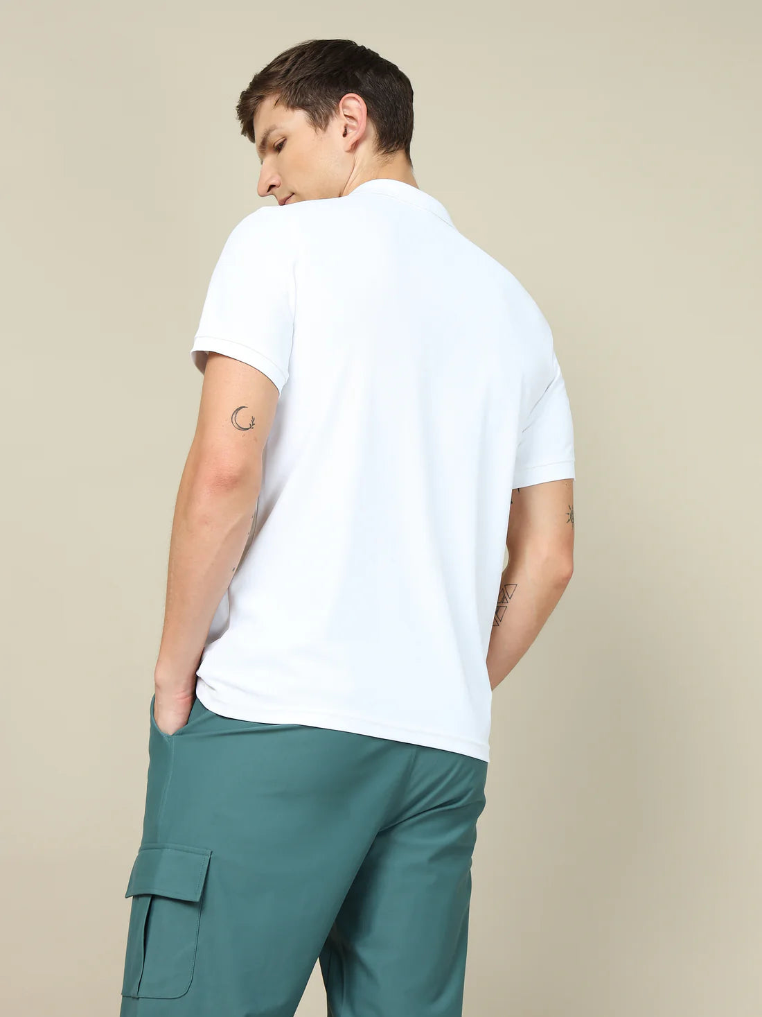 Men Solid Slim Fit Polo T-shirt
