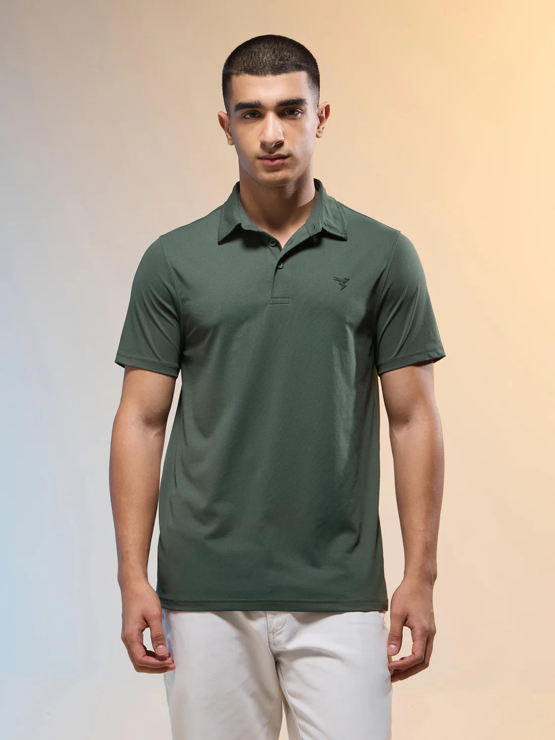 Men Solid Slim Fit Polo T-shirt