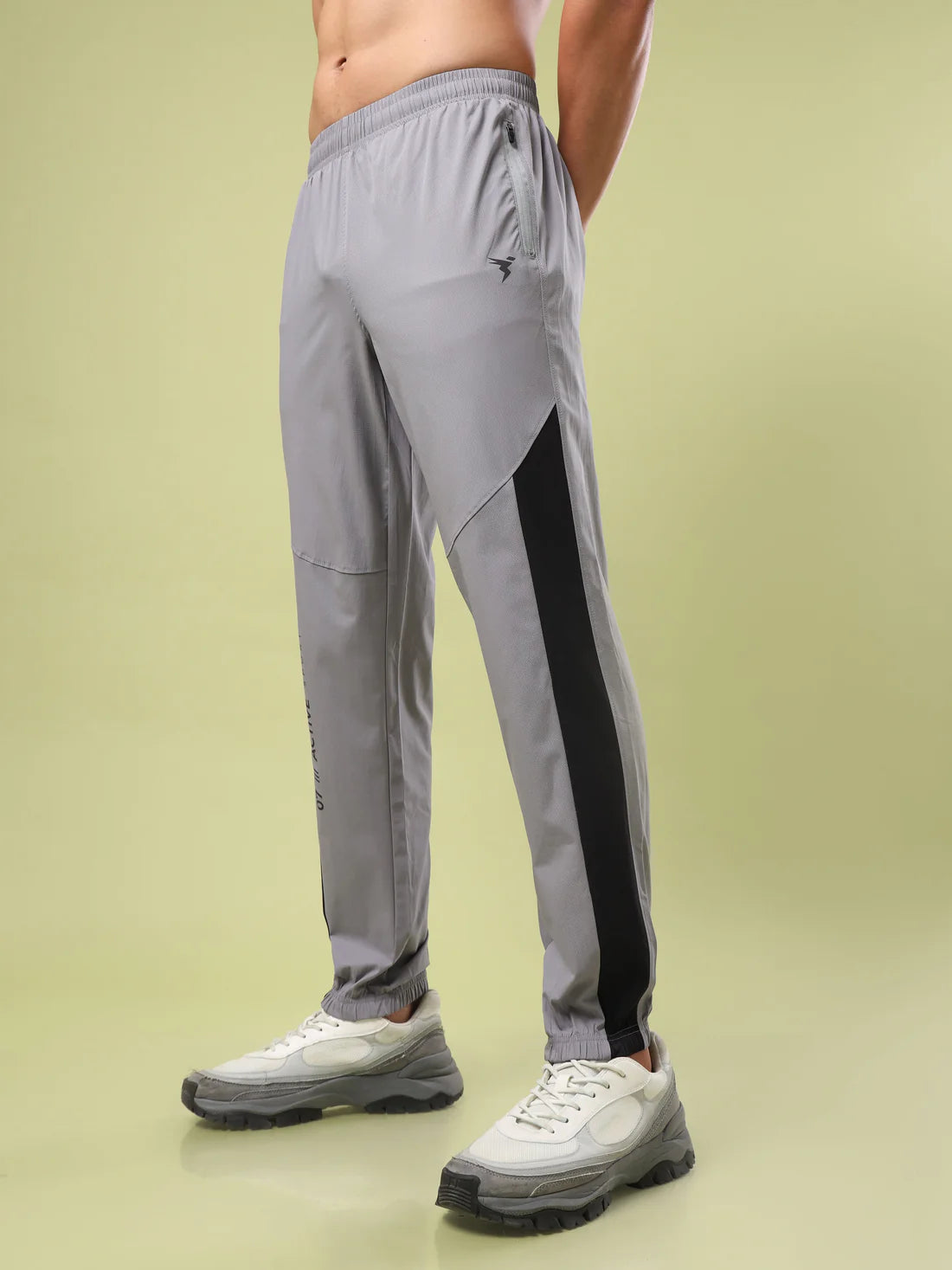 Men Solid Slim Fit Sports Joggers