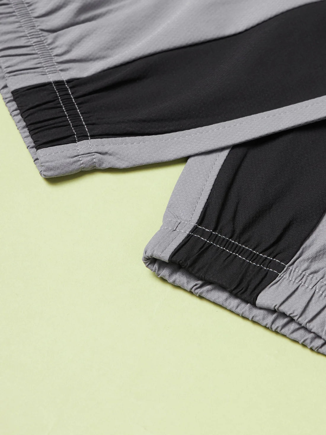 Men Solid Slim Fit Sports Joggers