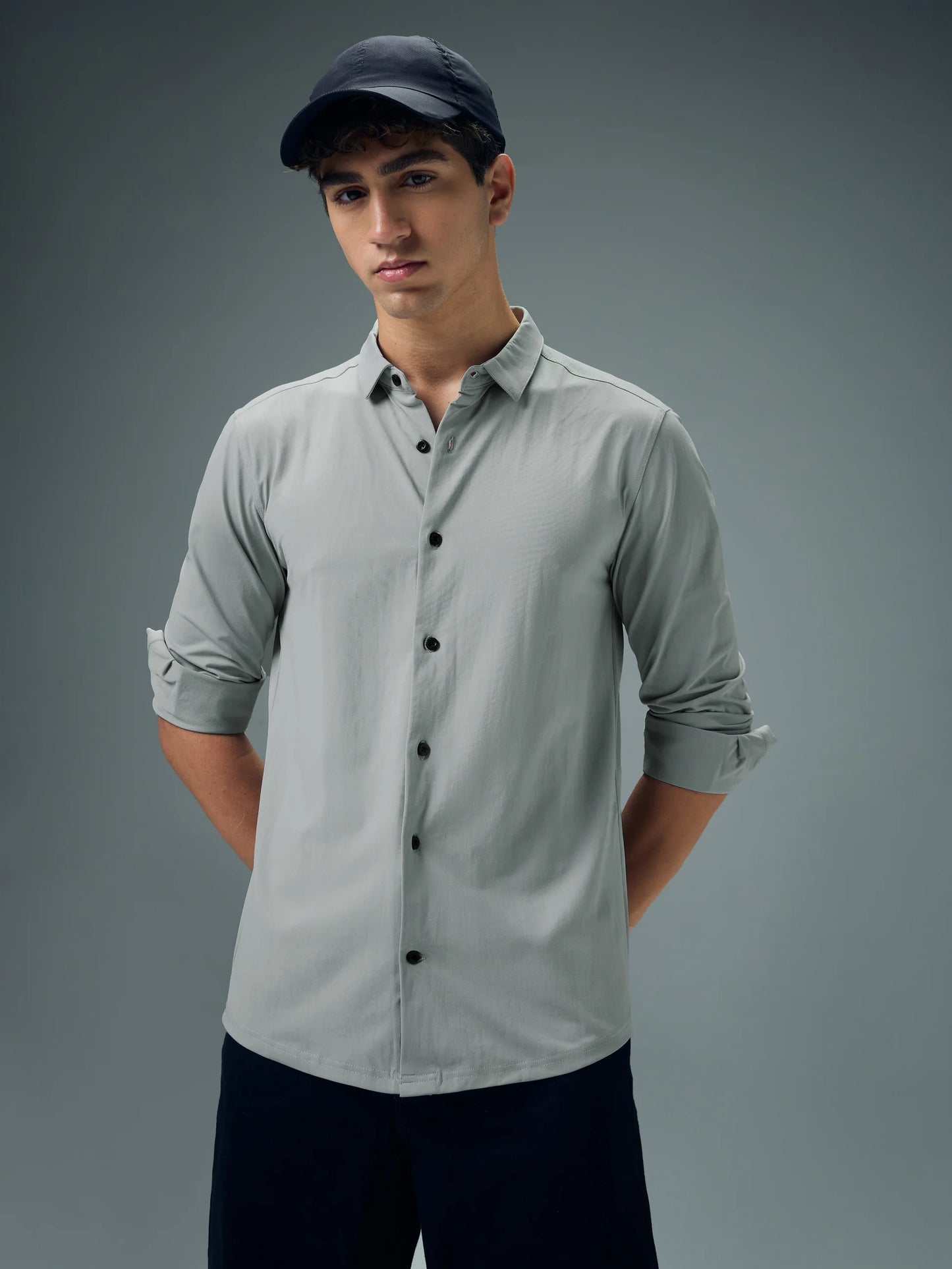 Men Solid Regular Fit Spread Collar Casual Shirt
