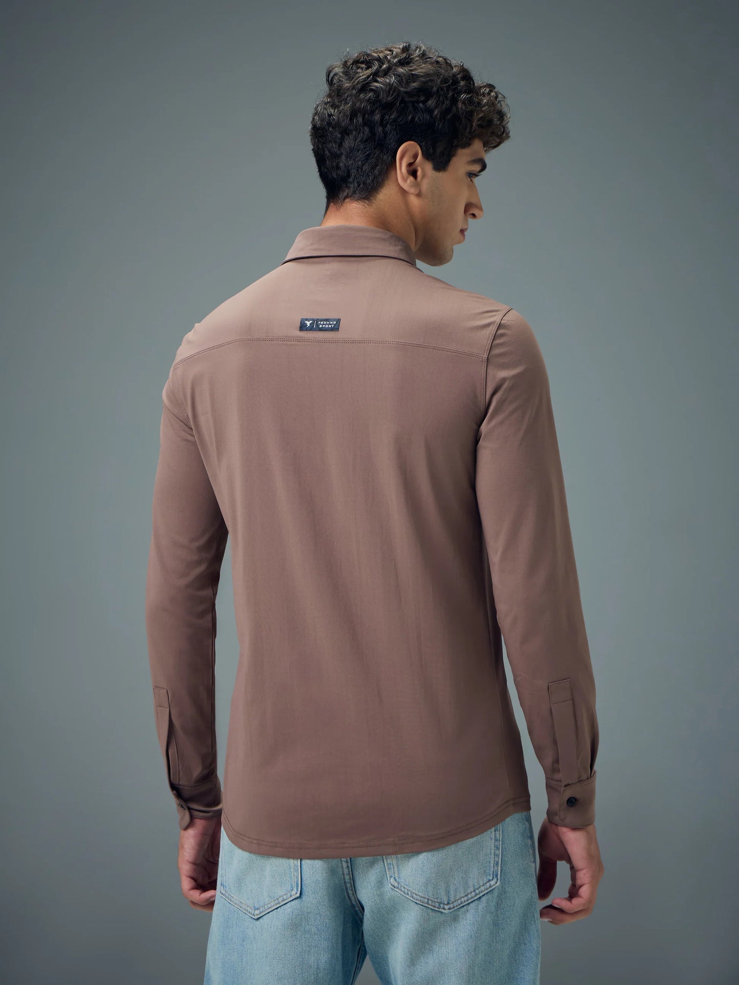 Men Solid Regular Fit Spread Collar Casual Shirt