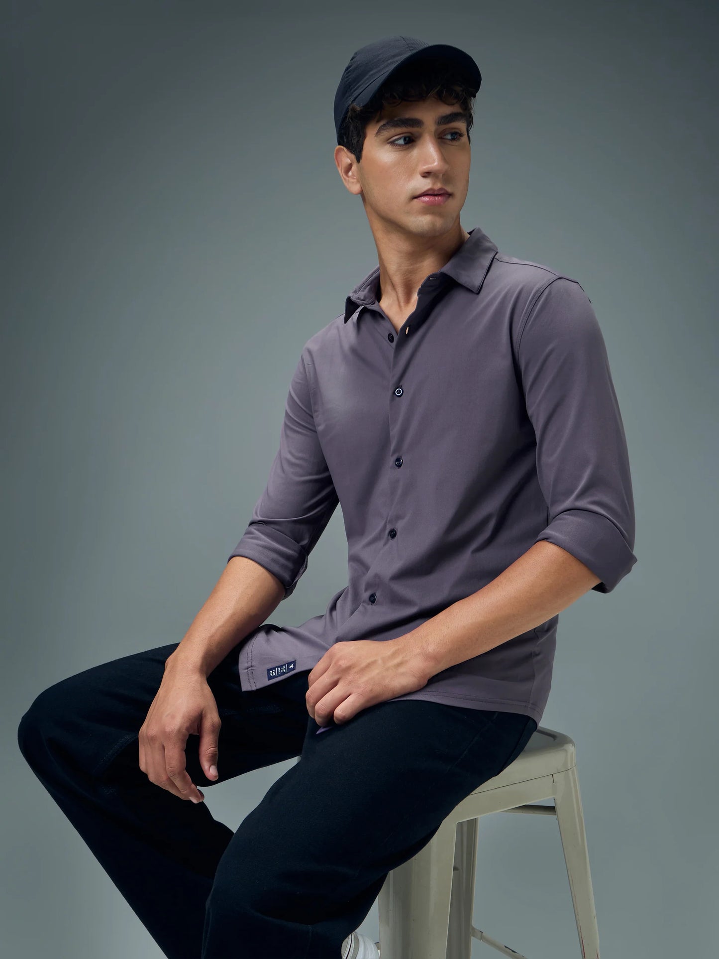 Men Solid Regular Fit Spread Collar Casual Shirt