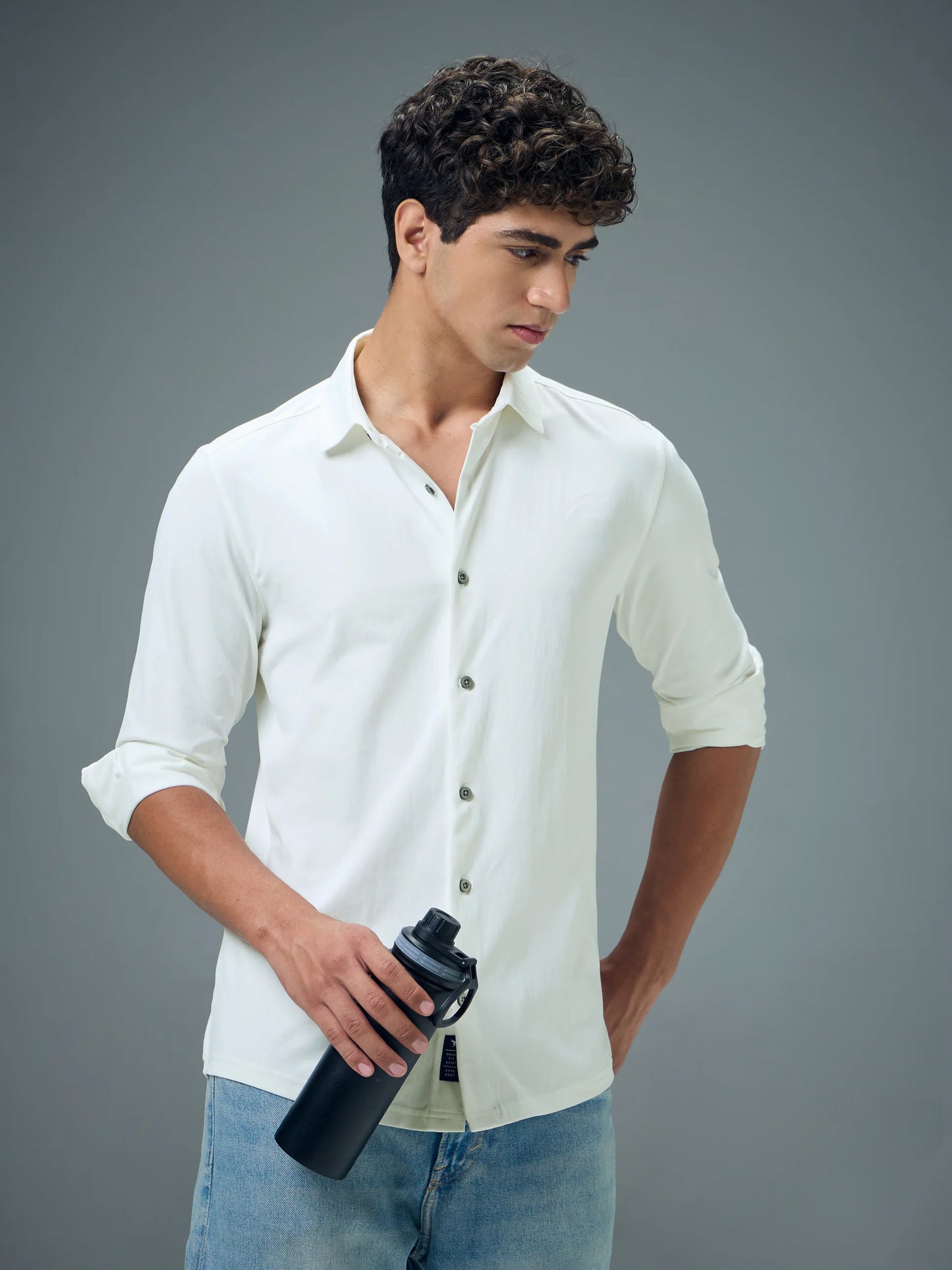 Men Solid Regular Fit Spread Collar Casual Shirt