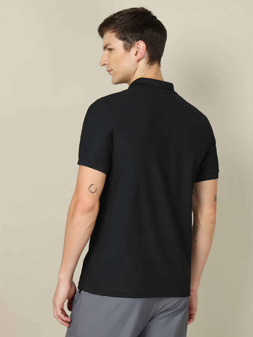 Men Solid Slim Fit Polo T-shirt